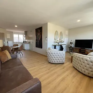 Yves Saint Laurent/ Coco Chanel Apartamento Albi